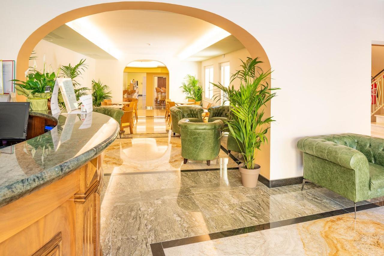 Hotel Centrale Garda  Eksteriør billede