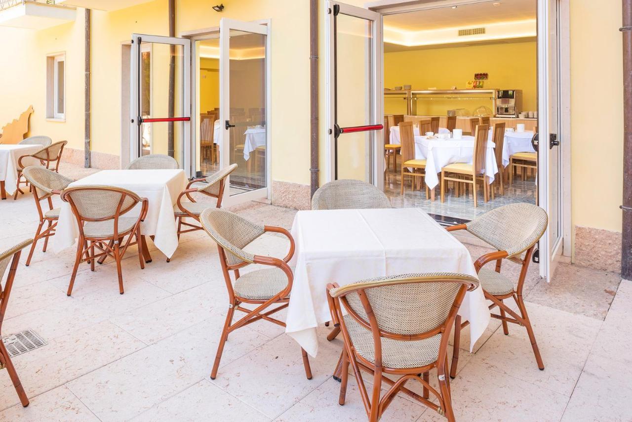 Hotel Centrale Garda  Eksteriør billede