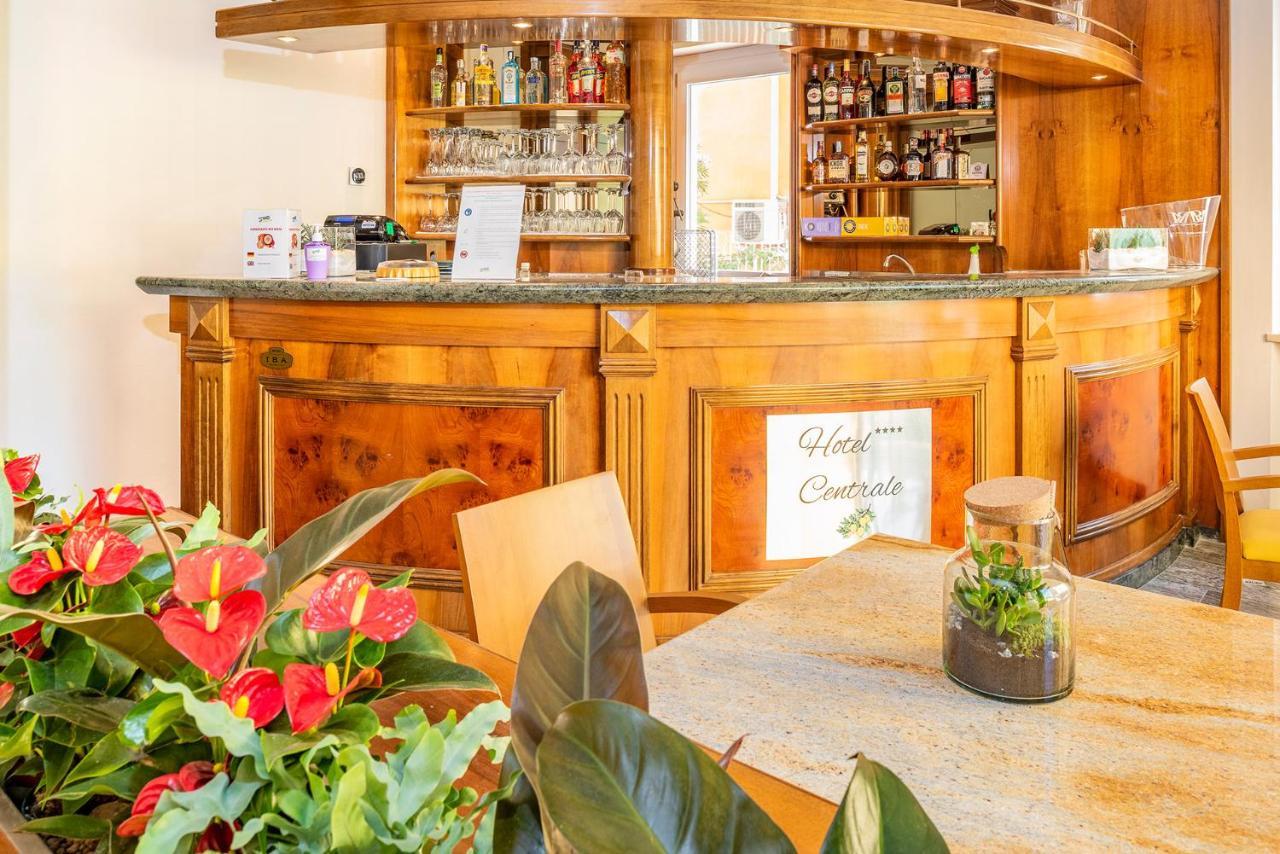 Hotel Centrale Garda  Eksteriør billede