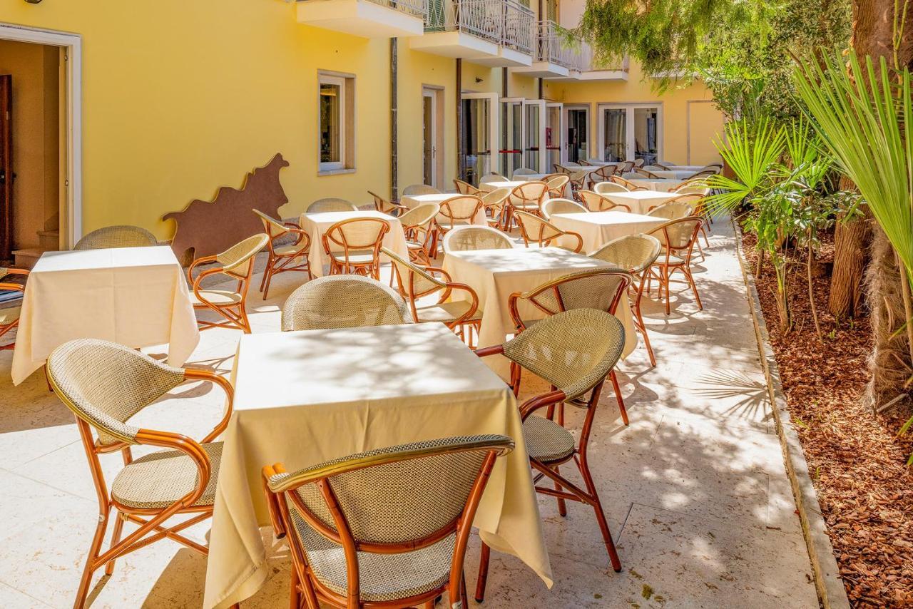 Hotel Centrale Garda  Eksteriør billede