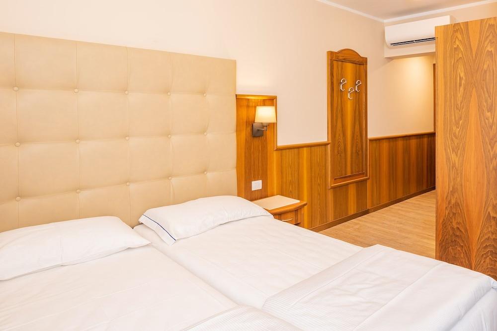 Hotel Centrale Garda  Eksteriør billede
