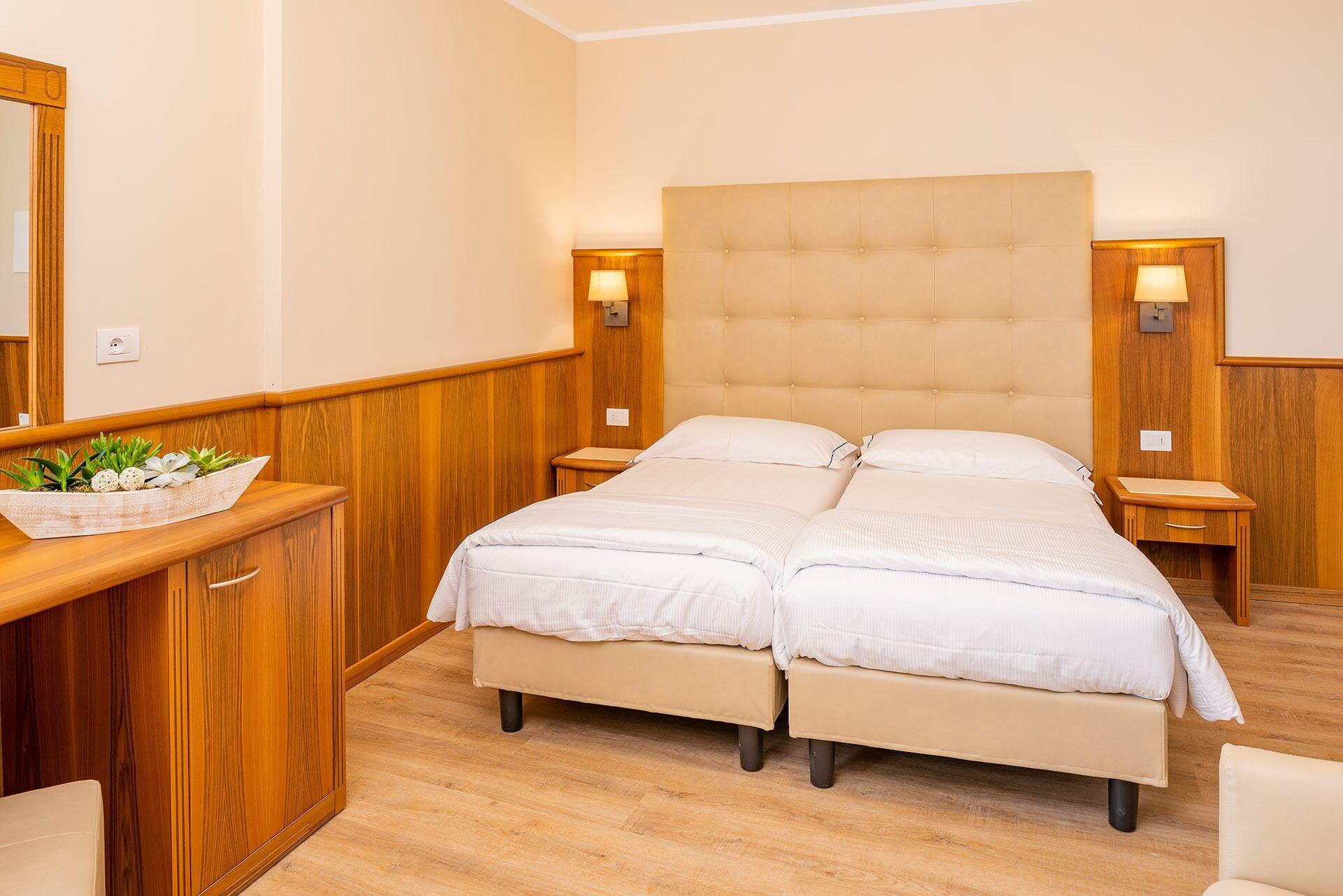 Hotel Centrale Garda  Eksteriør billede