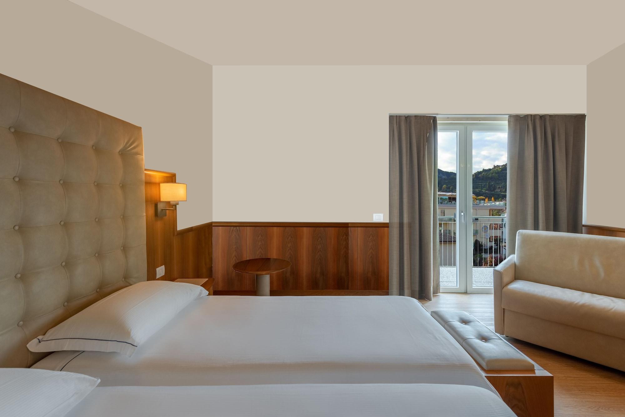 Hotel Centrale Garda  Eksteriør billede