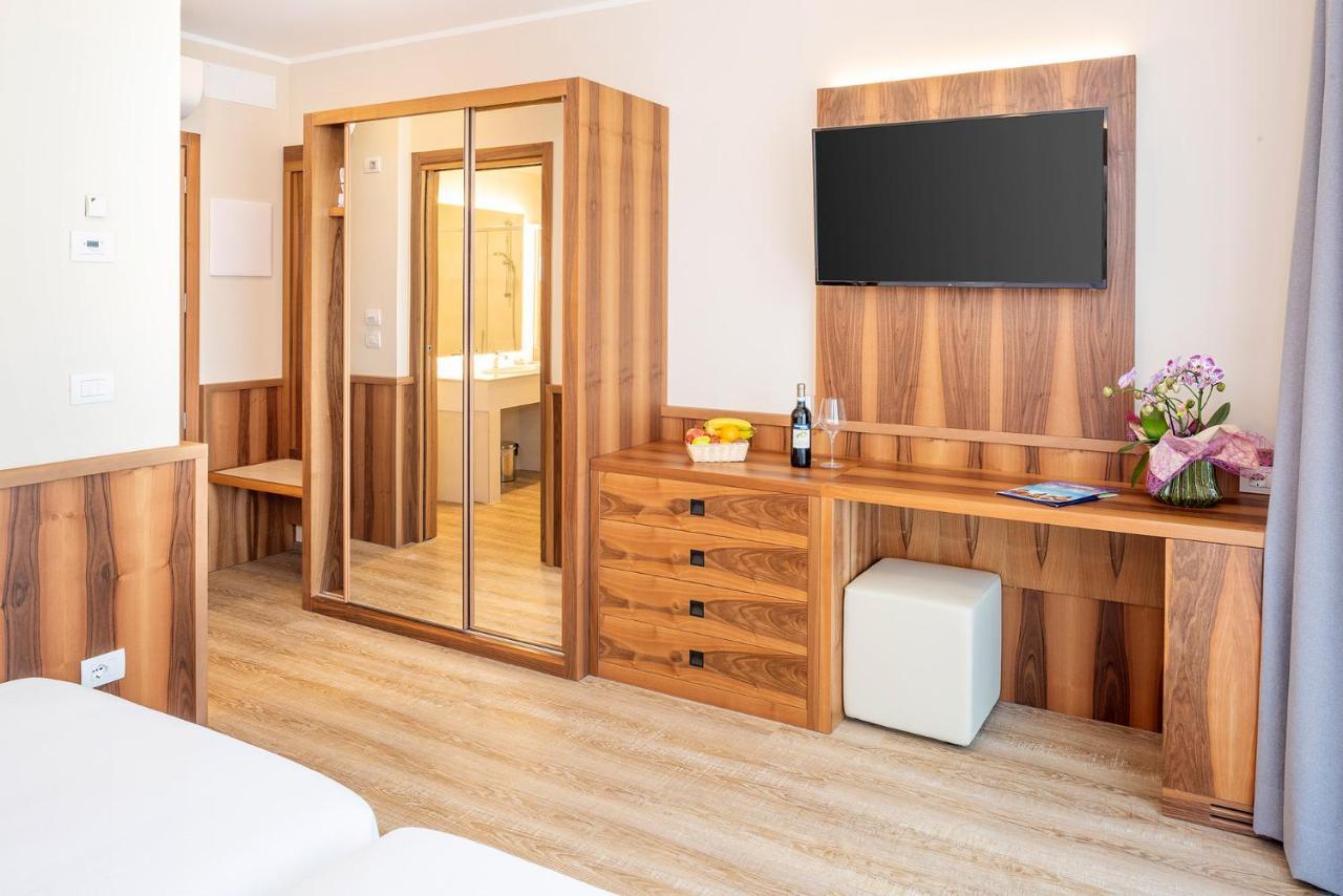 Hotel Centrale Garda  Eksteriør billede