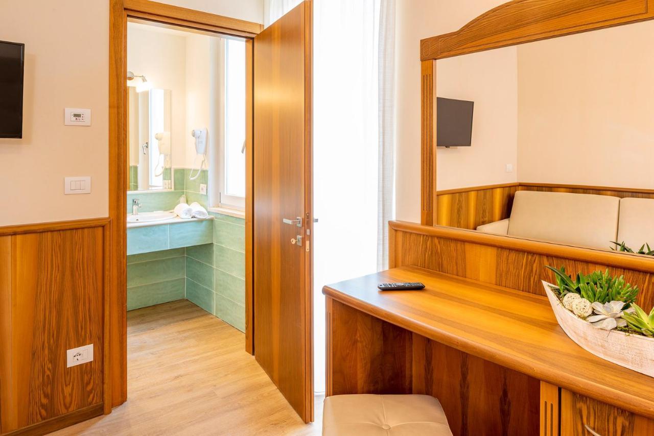 Hotel Centrale Garda  Eksteriør billede