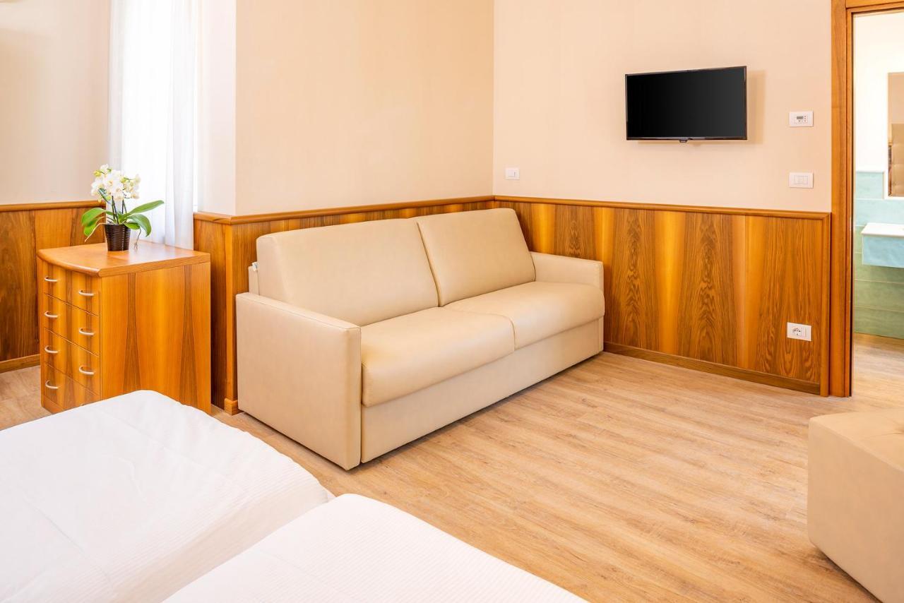 Hotel Centrale Garda  Eksteriør billede