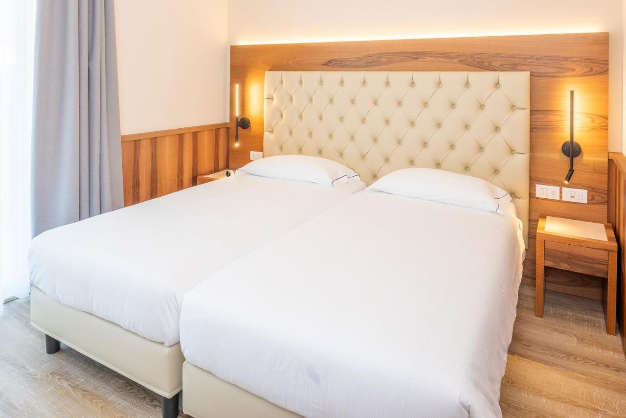 Hotel Centrale Garda  Eksteriør billede